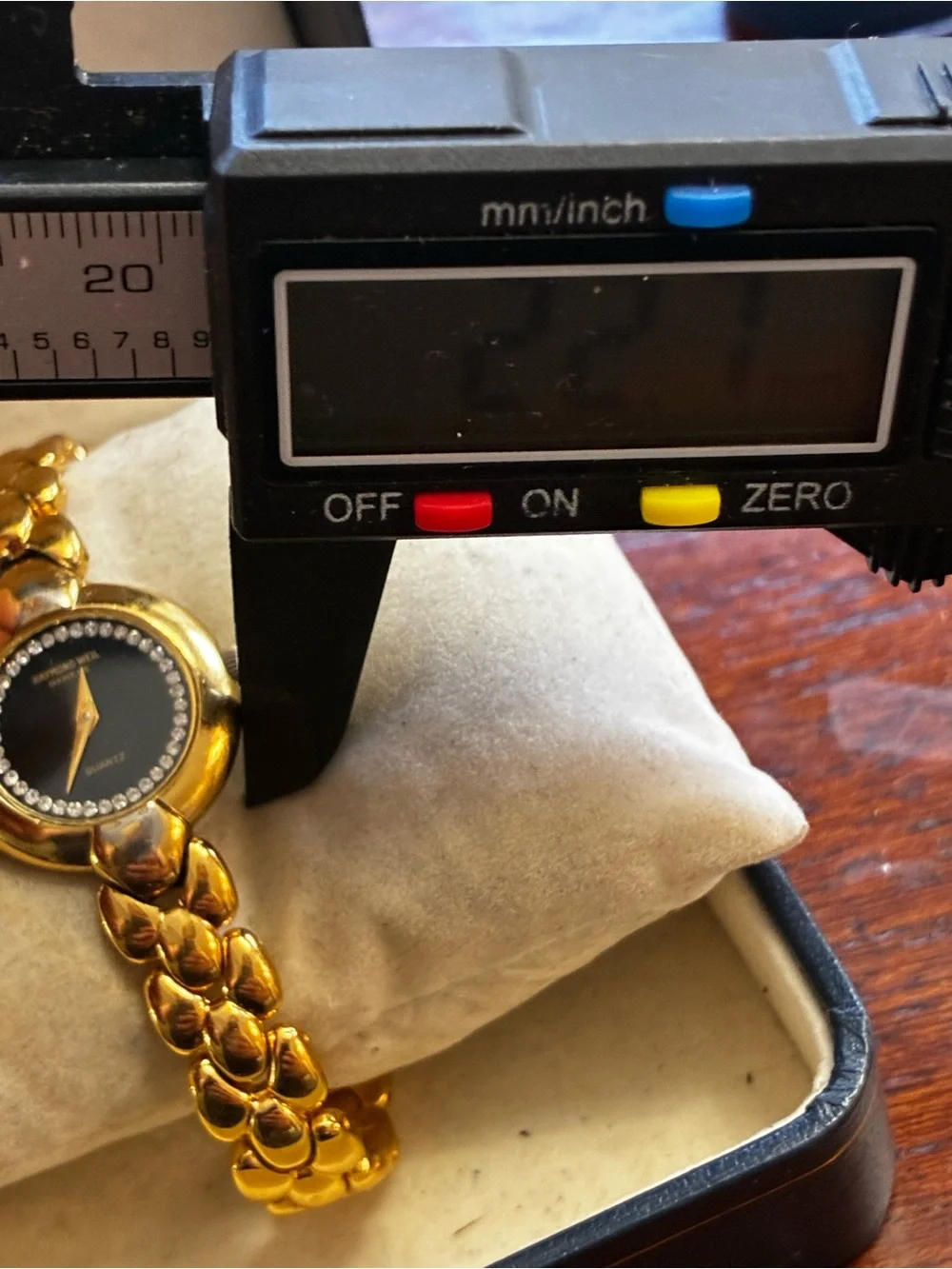 Raymond Weil Ladies Watch 18K Gold Plated Black Dial Swiss Made  New Battery